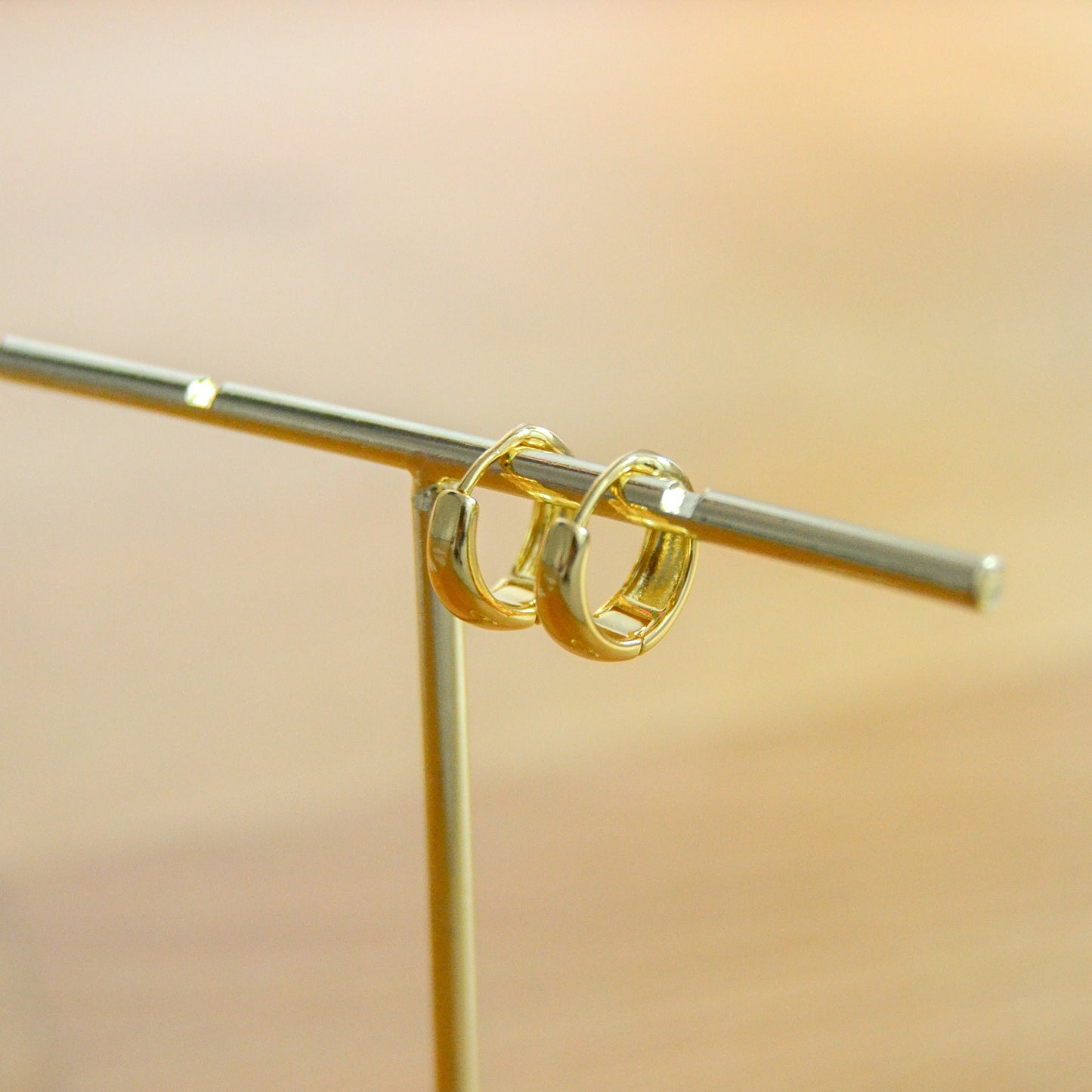 Dicke, zierliche Creolen | Goldene Ohrringe