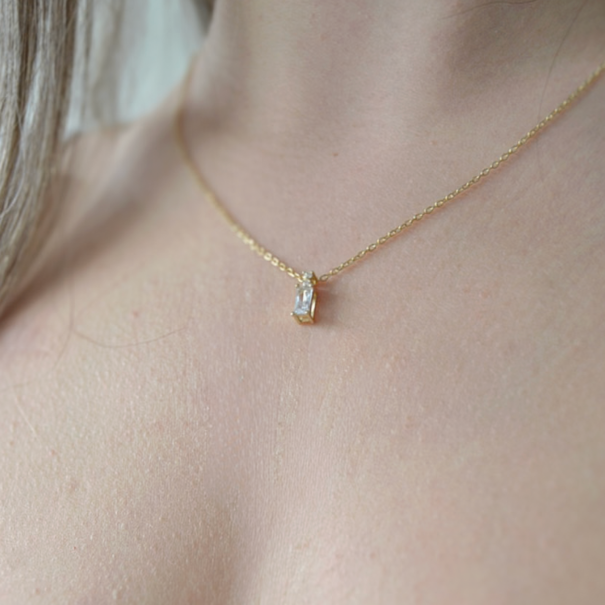 Klarer Stein | Goldkette