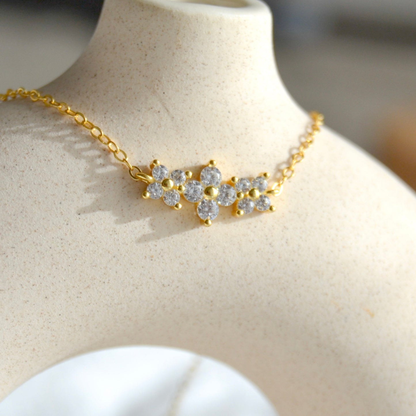 Flowers Stones | Gold Necklace