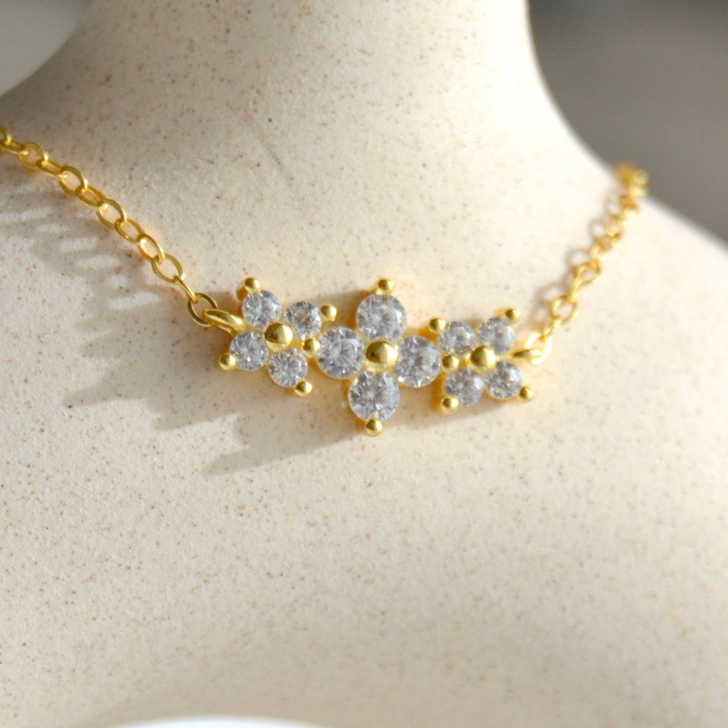 Flowers Stones | Gold Necklace